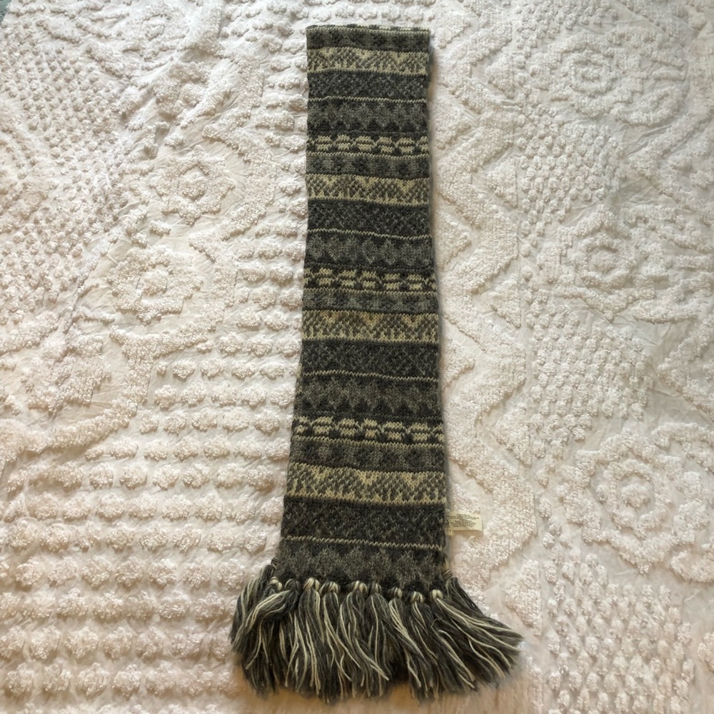 Moon Shadow scarf 30% alpaca 70% wool gray knit fair isle pattern with fringe